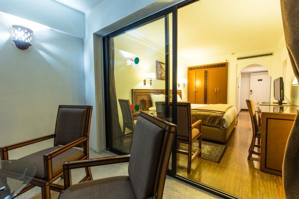 Interior/ exterior room details